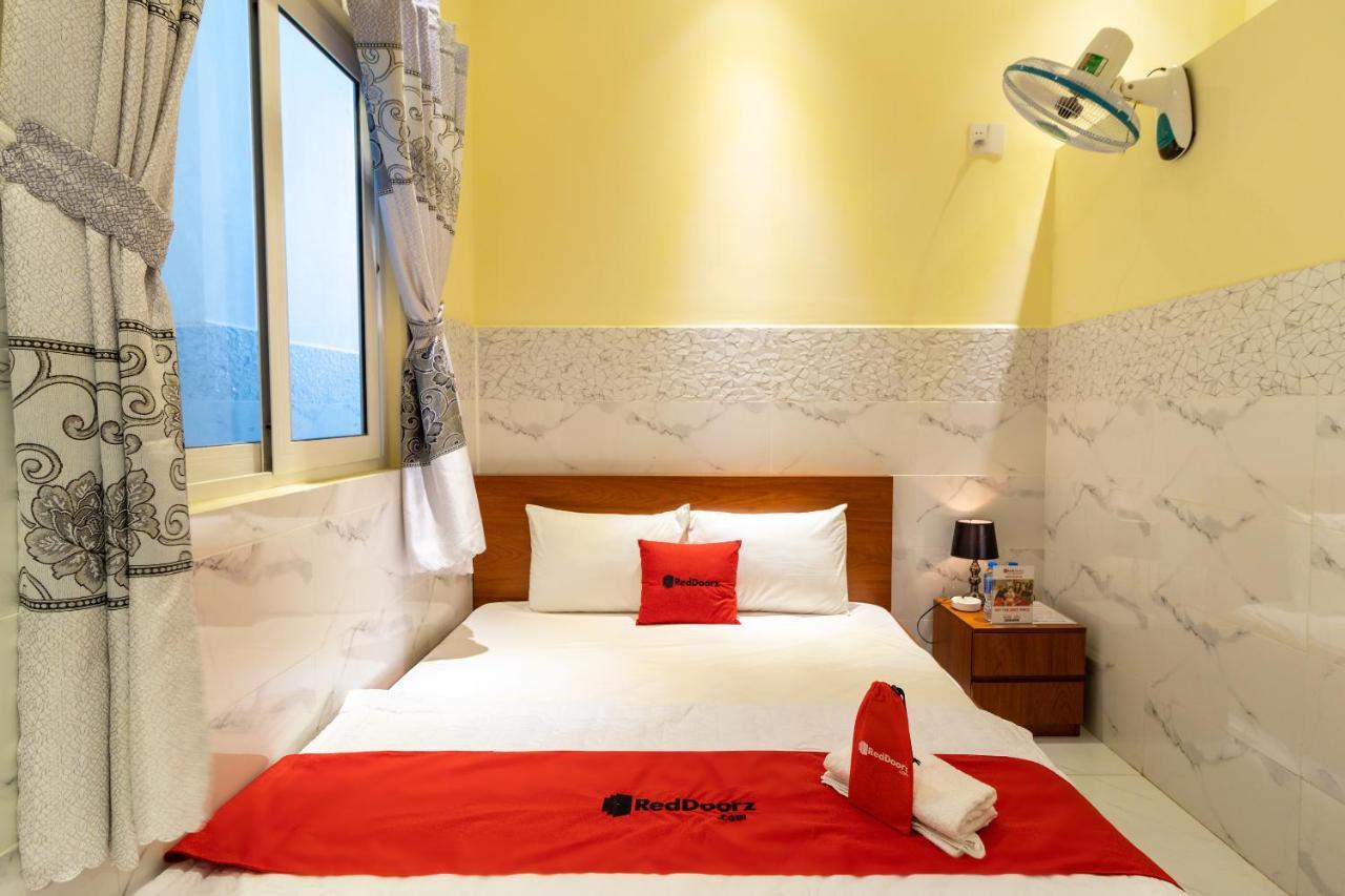 Reddoorz Near Etown 4 Hotel Ho Chi Minh City Exterior photo